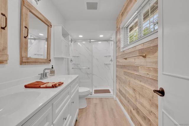 13918 Putney Rd, Poway CA: https://media.crmls.org/mediaz/875fdb60-3c1e-46ab-94d8-609a65f6127a.jpg