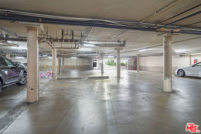 8530 Holloway Drive, West Hollywood CA: https://media.crmls.org/mediaz/87604291-b35c-4435-b753-91821903d758.jpg