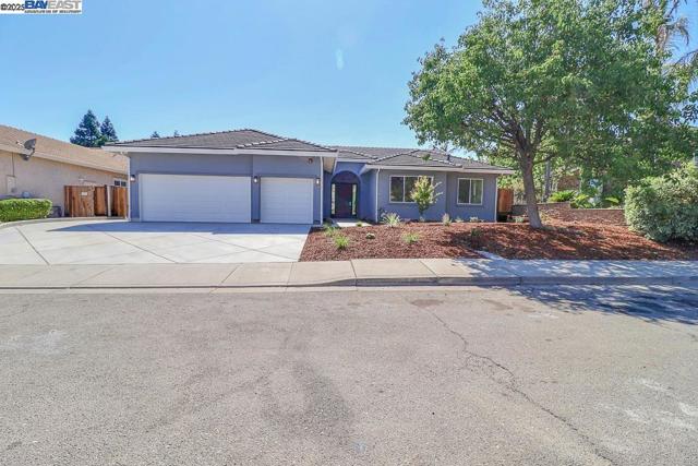 5232 Henderson Ct, Antioch CA: https://media.crmls.org/mediaz/87606953-0f18-4ed9-a023-4cb68a416374.jpg