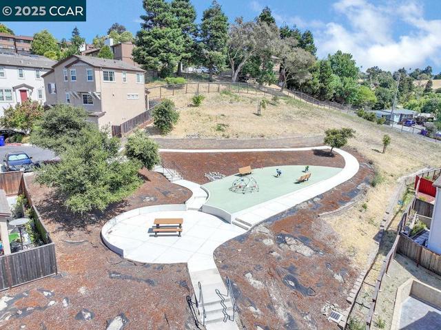 476 Colina Way, El Sobrante CA: https://media.crmls.org/mediaz/87606bb2-9f7b-430b-8fe0-86f19d48d2d3.jpg