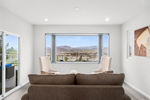 Detail Gallery Image 12 of 40 For 361 Murray Dr, El Cajon,  CA 92020 - 3 Beds | 3/1 Baths