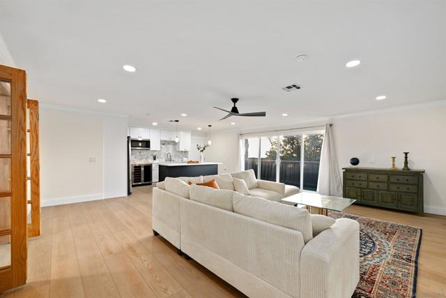 4367 Summit Dr, La Mesa CA: https://media.crmls.org/mediaz/87612ea7-ace9-445f-9b4b-690515682205.jpg