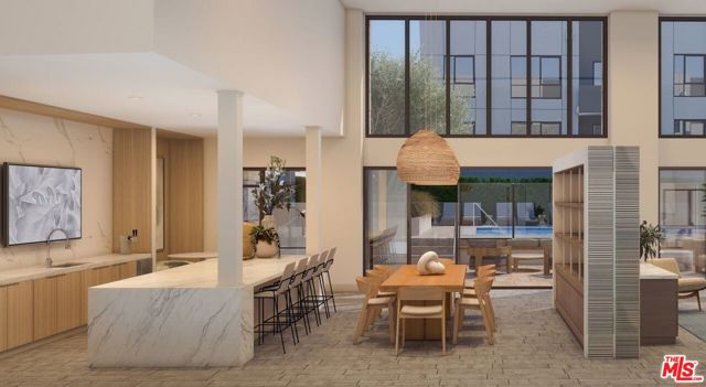 299 E Thousand Oaks Boulevard, Thousand Oaks CA: https://media.crmls.org/mediaz/876304bb-01c3-4eaa-9ae8-5899a3e51202.jpg