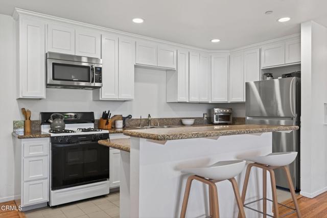 425 Rancho Drive, Ventura CA: https://media.crmls.org/mediaz/876339d2-a462-4c1b-ae82-cb70dd6db13d.jpg