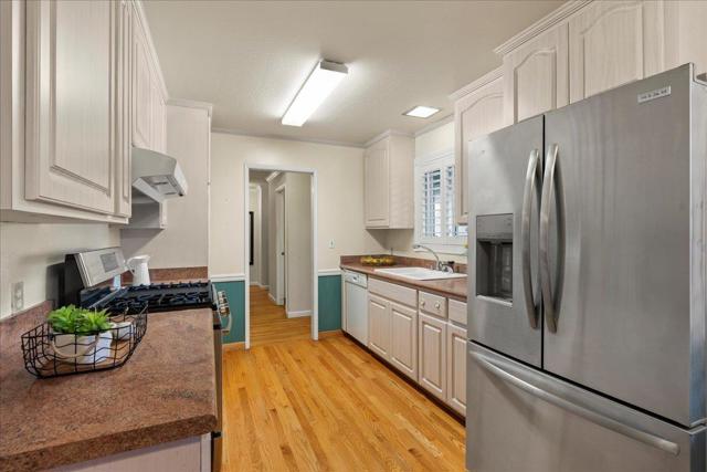 337 Roble Avenue, Redwood City CA: https://media.crmls.org/mediaz/8763cf64-675f-4028-b4c1-cb0dc254e8ca.jpg
