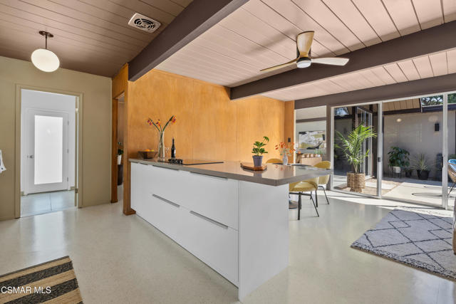 1449 Fordham Avenue, Thousand Oaks CA: https://media.crmls.org/mediaz/876462b6-8783-4e6c-977e-c1519ca0089f.jpg