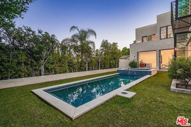 12509 W Sunset Boulevard, Los Angeles CA: https://media.crmls.org/mediaz/8764760d-55e8-4bc7-8e05-f8f627da3082.jpg