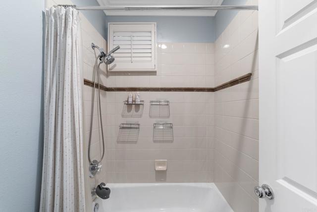 3655 Sage Canyon Drive, Encinitas CA: https://media.crmls.org/mediaz/8764c16c-7bd4-4956-a71d-9c7ee2f00b64.jpg