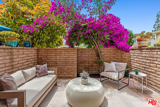 4715 La Villa Marina, Marina del Rey CA: https://media.crmls.org/mediaz/8765591b-33d5-4b55-b6dc-24a4e1c3e635.jpg