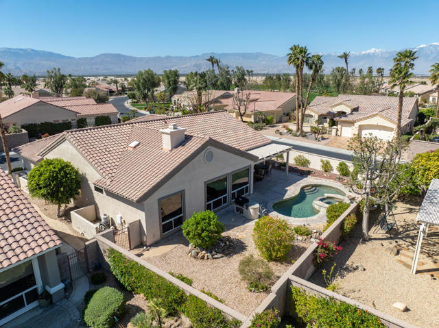 78210 Gray Hawk Drive, Palm Desert CA: https://media.crmls.org/mediaz/876562a5-faa7-419f-9d5a-2ac0b5658256.jpg