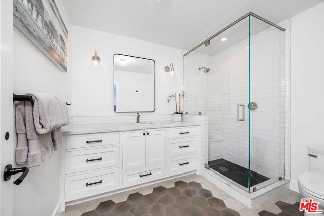24884 Jim Bridger Road, Hidden Hills CA: https://media.crmls.org/mediaz/87657451-df64-4fcc-8023-7dcc5b0c5410.jpg