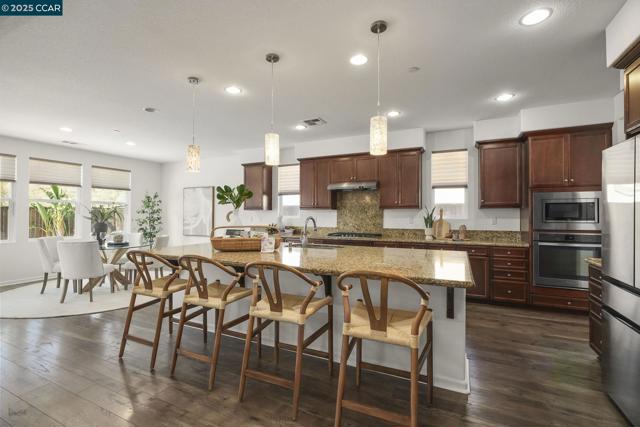 2968 Alves Ranch Rd, Pittsburg CA: https://media.crmls.org/mediaz/87659036-19db-4195-984c-bdb13031866d.jpg