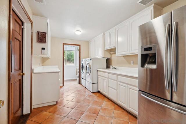 15091 Chemise Creek Rd, Ramona CA: https://media.crmls.org/mediaz/8765ca6b-6cc7-4a69-988d-35cd14bf364a.jpg