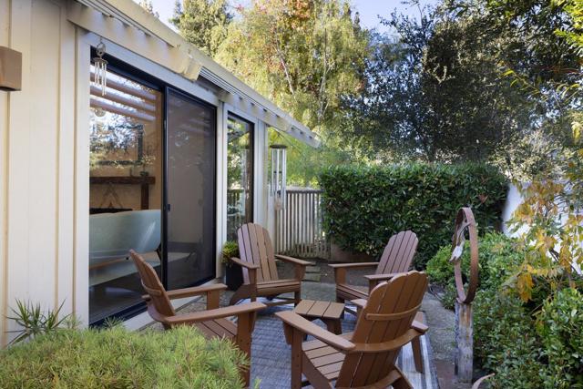 9563 Oak Court, Carmel CA: https://media.crmls.org/mediaz/8765dfb7-2587-4ea9-9d3e-9e48031fe863.jpg