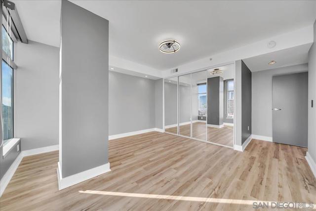 645 Front St, San Diego CA: https://media.crmls.org/mediaz/87663ad7-c7a9-499f-9c12-65ff9bd6182d.jpg