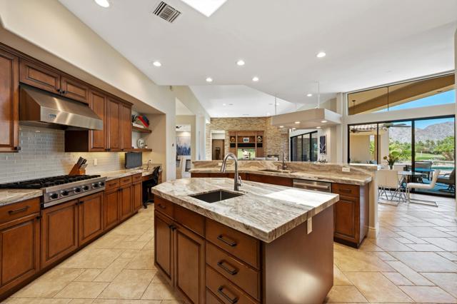81080 Shinnecock, La Quinta CA: https://media.crmls.org/mediaz/876692cf-50a3-4b6b-9ac4-8202710558c0.jpg