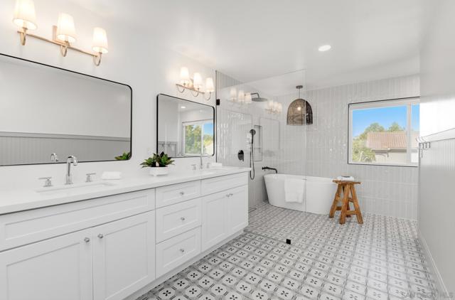 Image 17 of 33 For 2904 Levante St