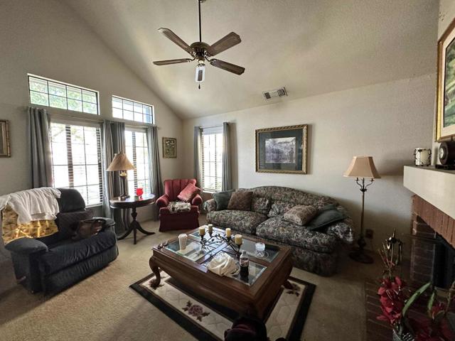 8959 Boreal Way, Elk Grove CA: https://media.crmls.org/mediaz/8766acf4-897a-4396-8eb3-1e27f7a60708.jpg