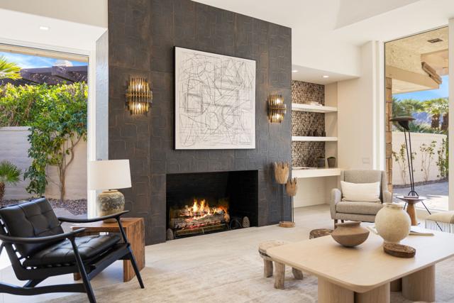 9 Regency Drive, Rancho Mirage CA: https://media.crmls.org/mediaz/8766d468-e8c5-40ac-9740-ef58da86575e.jpg