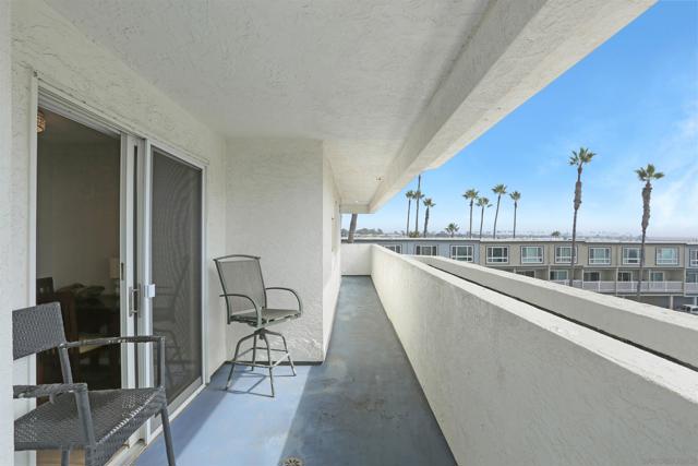 1100 Seacoast Dr, Imperial Beach CA: https://media.crmls.org/mediaz/87675d69-3b09-45c9-8288-1d6593559716.jpg