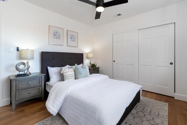 310 Trestle Glen Ct, Walnut Creek CA: https://media.crmls.org/mediaz/8767647f-2e1d-450d-83e9-ea72e05c0b80.jpg