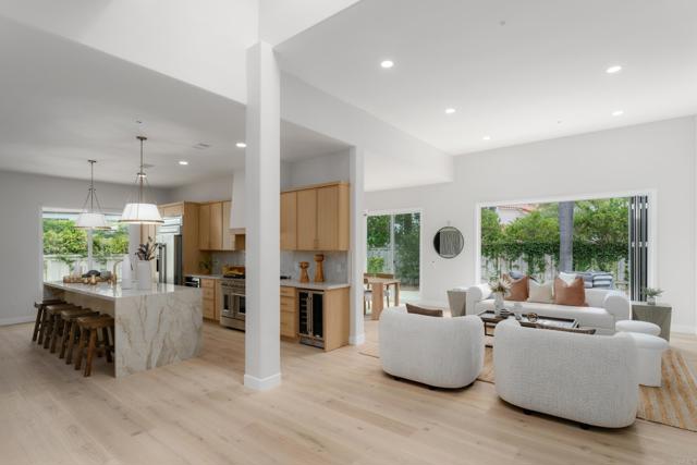 Detail Gallery Image 12 of 46 For 14004 Calle Venecia, San Diego,  CA 92130 - 4 Beds | 2/1 Baths