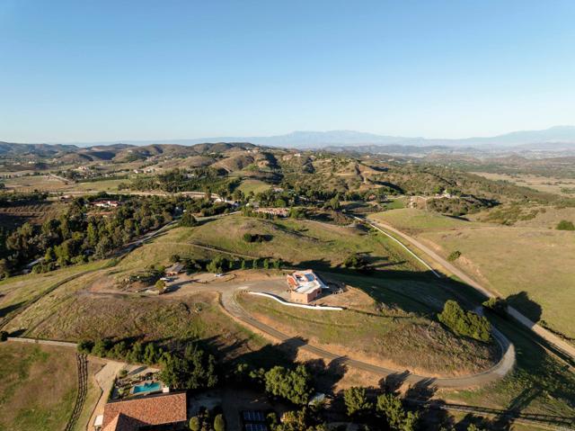 Image 25 of 30 For 41565 Avenida La Cresta