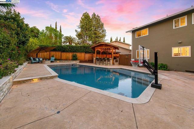 4839 Merganser Ct, Pleasanton CA: https://media.crmls.org/mediaz/8768b38c-fe8c-45e1-8a33-006724a97269.jpg