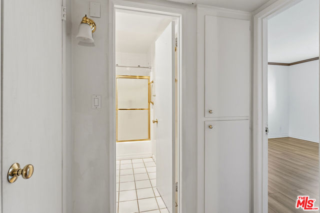 1 Bed Home for Sale in Los Angeles, California