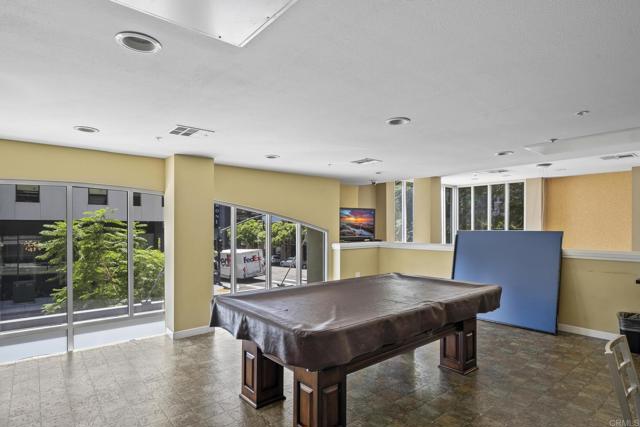 1501 Front Street, San Diego CA: https://media.crmls.org/mediaz/87697ab9-78d0-4fc9-b259-77716b312041.jpg
