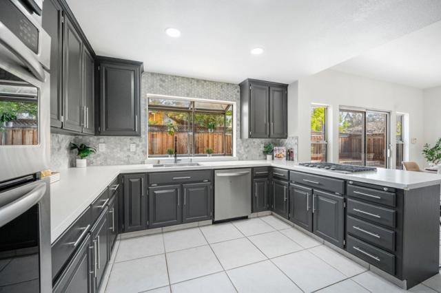 17440 Calle Mazatan, Morgan Hill CA: https://media.crmls.org/mediaz/876a1d17-6e02-460f-8d39-cd0ddaf198b6.jpg