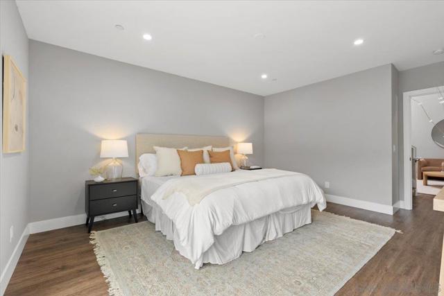 914 10th St, Imperial Beach CA: https://media.crmls.org/mediaz/876a252f-cfb5-454a-bcf9-51931804b015.jpg