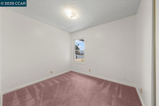 316 Meadows Dr, Vallejo CA: https://media.crmls.org/mediaz/876a58c9-3ce8-451a-b3a7-f5ccae9e7f95.jpg