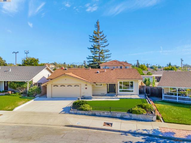 41519 Apricot Ln, Fremont CA: https://media.crmls.org/mediaz/876a946b-cd8a-47ad-be8d-9a1888ba8a2a.jpg