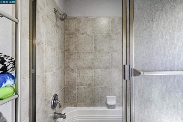1795 Walnut Creek Dr, Santa Rosa CA: https://media.crmls.org/mediaz/876aff58-8d76-4d01-a94c-1ac81e0b7acc.jpg