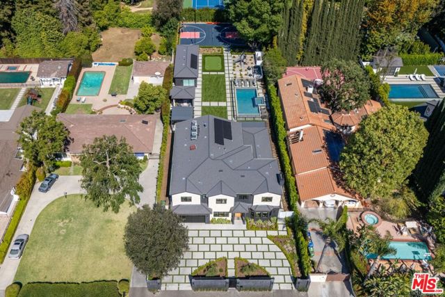 5084 Valjean Avenue, Encino CA: https://media.crmls.org/mediaz/876b8e41-ab9c-418a-bf3d-d979a8f2ae66.jpg