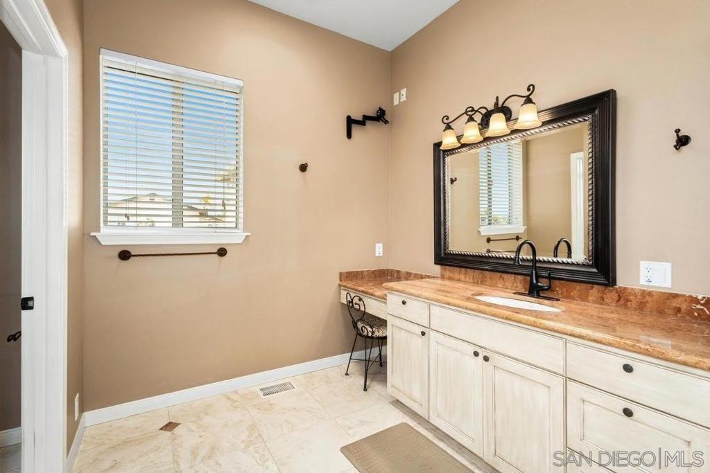 MLS #250033153SD img 29