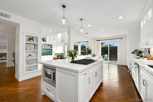 6585 Bluebonnet Dr, Carlsbad CA: https://media.crmls.org/mediaz/876d1ac3-3de5-4980-8fd6-08c3a2046933.jpg