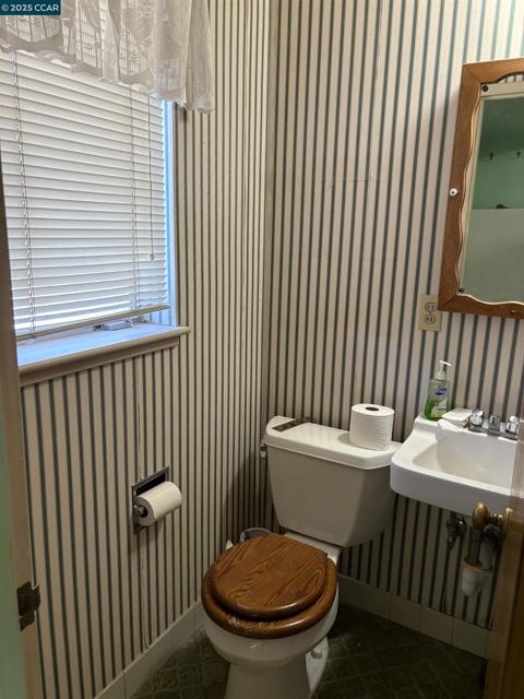 3041 Concord Blvd, Concord CA: https://media.crmls.org/mediaz/876e86a4-7d00-49c7-aa82-51aa3c5fff52.jpg