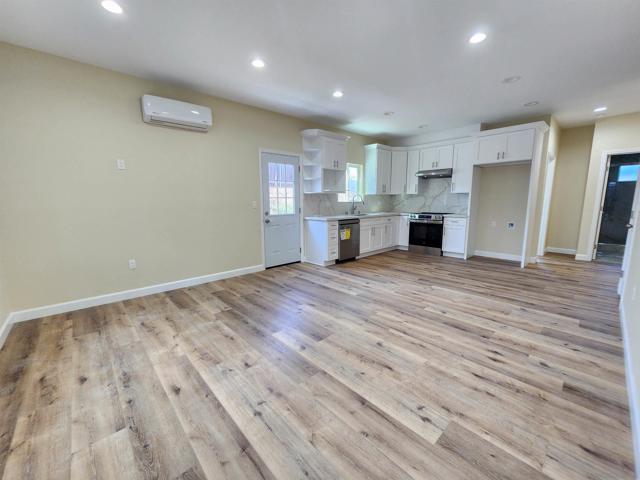 0 4024-4026 college ave, San Diego CA: https://media.crmls.org/mediaz/876f40e5-69cf-4911-898f-3197d4fdcdb3.jpg