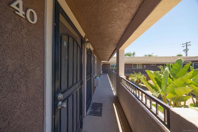 800 N Mollison Ave, El Cajon CA: https://media.crmls.org/mediaz/876fd3f2-7db1-4133-b4b5-2ec9f1b79f2c.jpg