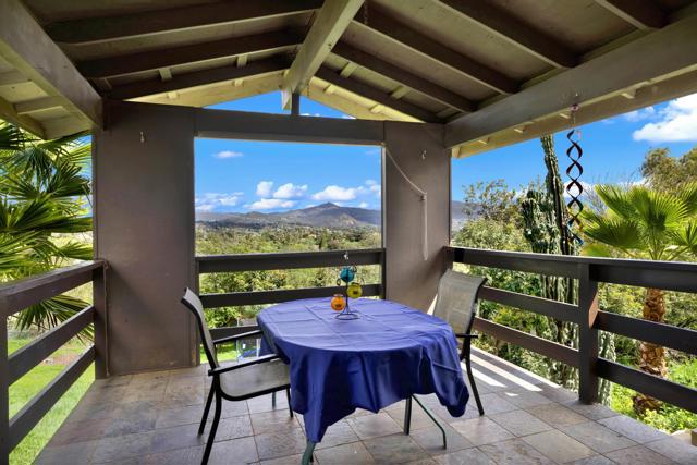 460 Rancho La Mirada Ln, Escondido CA: https://media.crmls.org/mediaz/876ffbc5-ed01-44da-aab0-d14895f37de4.jpg