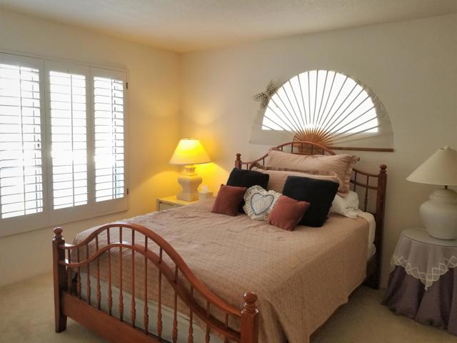 319 Vista Royale Drive, Palm Desert CA: https://media.crmls.org/mediaz/8770319a-e611-4a2a-9a1f-3896fd501535.jpg