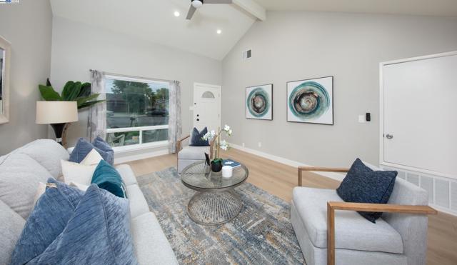 1392 Springview Ct., Concord CA: https://media.crmls.org/mediaz/8770869a-9661-488a-b6db-8b97bc709ef5.jpg