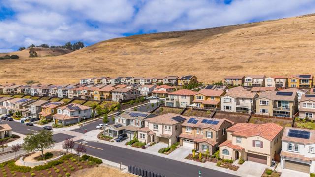 28780 Vista Grande Drive, Hayward CA: https://media.crmls.org/mediaz/87708945-0ef4-4d90-afbc-9109f4419628.jpg