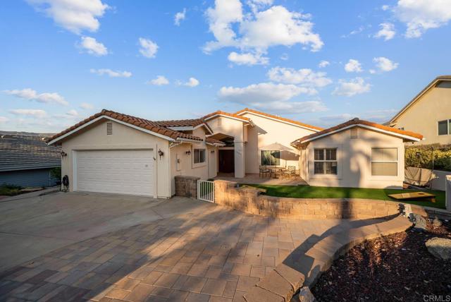 15425 Vista Vicente Dr, San Diego CA: https://media.crmls.org/mediaz/8770ea00-0e9e-406d-85a1-37d2f6b54f20.jpg