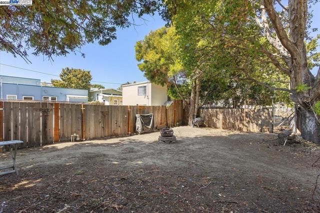2255 Lincoln Ave., Alameda CA: https://media.crmls.org/mediaz/87715f86-6cde-4bd1-b2d0-a3640ea79feb.jpg