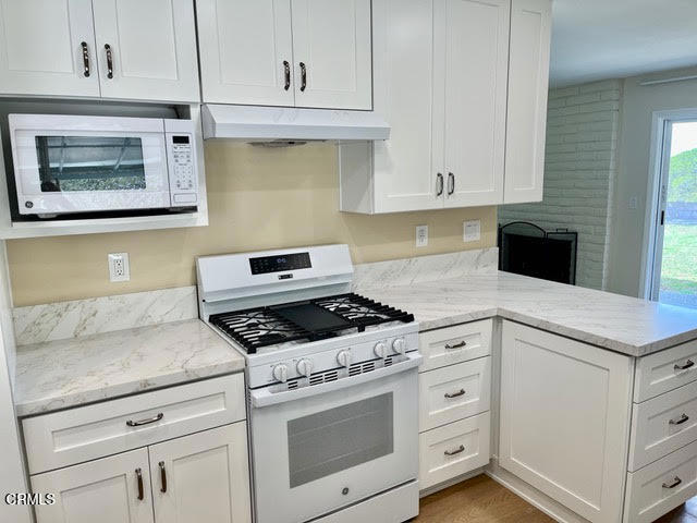 157 N Brookshire Avenue, Ventura CA: https://media.crmls.org/mediaz/87717ac5-1aae-4d13-82ea-4e931f36b8a7.jpg