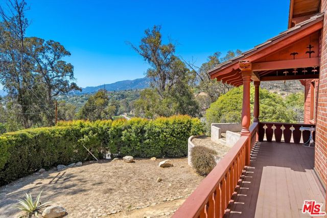 1060 Tremonto Road, Santa Barbara CA: https://media.crmls.org/mediaz/877180f5-c006-4dc6-9af2-468566545fb7.jpg