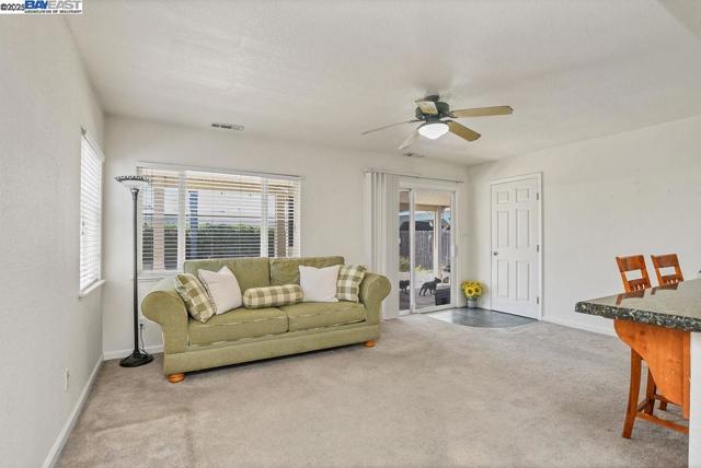 46 E Thirteenth St, Antioch CA: https://media.crmls.org/mediaz/87722d49-891a-4a20-a71a-5626e180663c.jpg